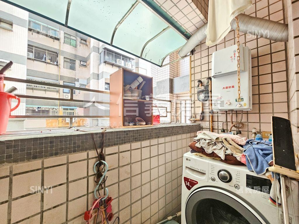 文化商圈稀有３房１室車位房屋室內格局與周邊環境