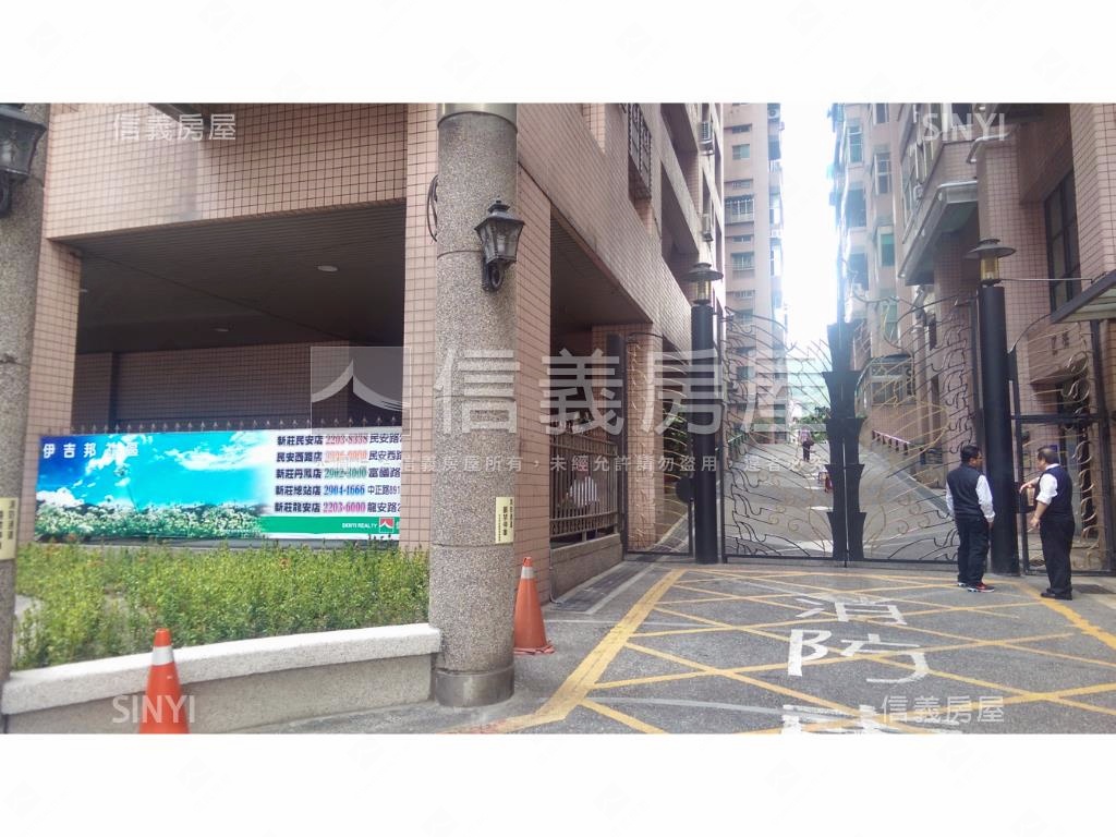 邊間電梯大樓附車位房屋室內格局與周邊環境