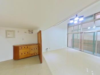 邊間電梯大樓附車位