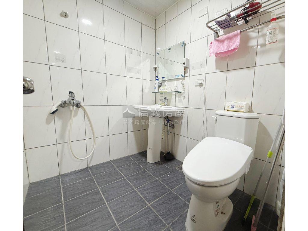 俗！近中友低總價四房房屋室內格局與周邊環境