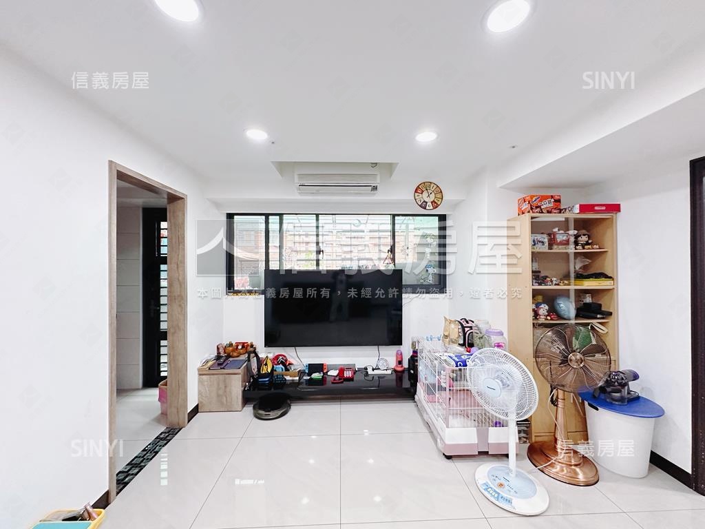 家樂福美妝景觀三房房屋室內格局與周邊環境