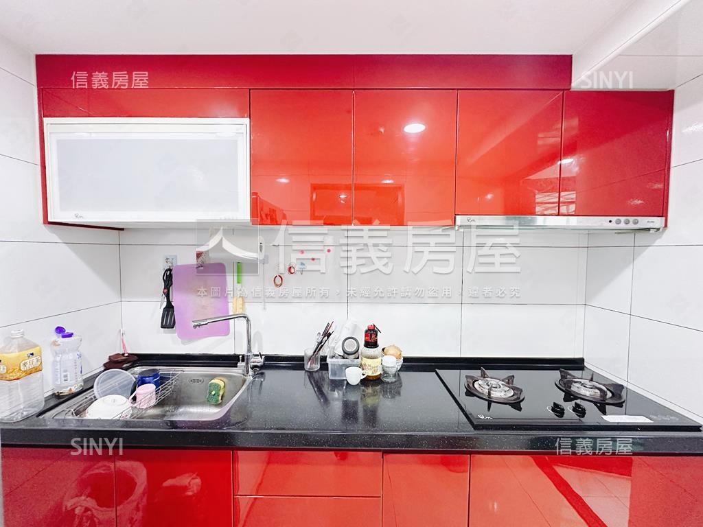 家樂福美妝景觀三房房屋室內格局與周邊環境