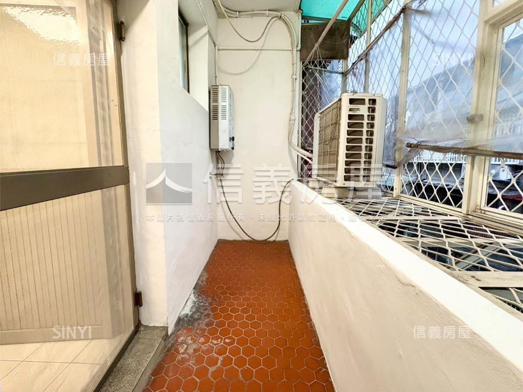 集美商圈前後陽台好宅房屋室內格局與周邊環境