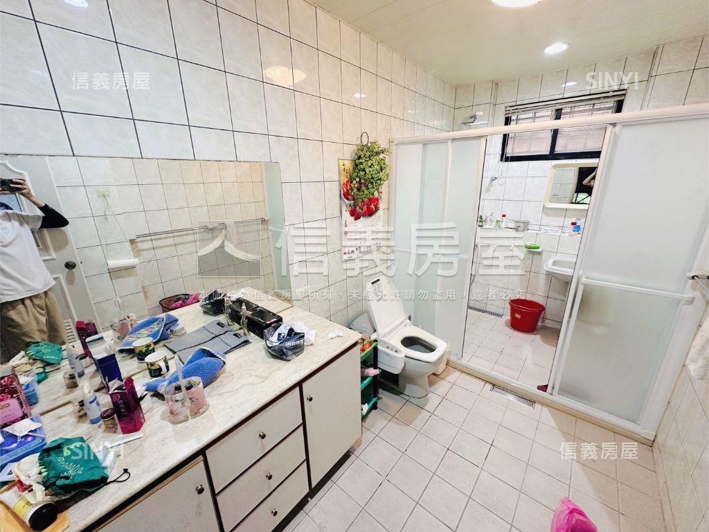 直潭社區邊間庭院透天房屋室內格局與周邊環境
