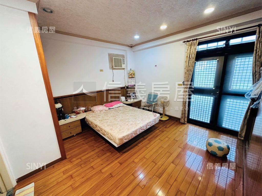 直潭社區邊間庭院透天房屋室內格局與周邊環境