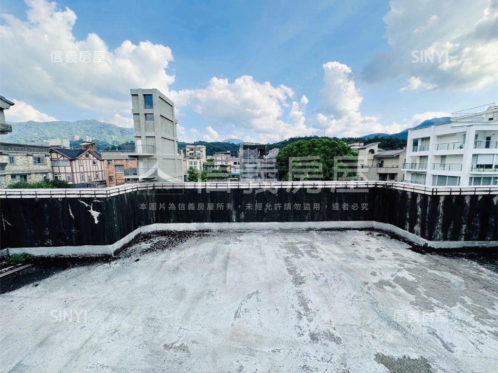 直潭社區邊間庭院透天房屋室內格局與周邊環境