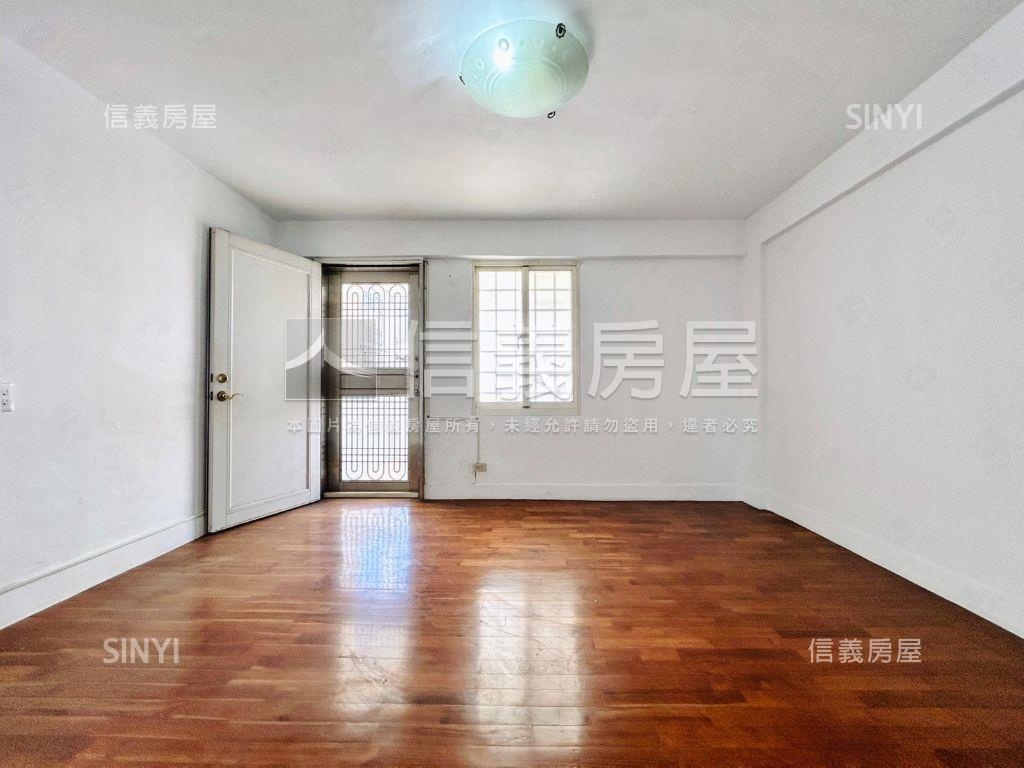 近ＬａＬａｐｏｒｔ大透天房屋室內格局與周邊環境