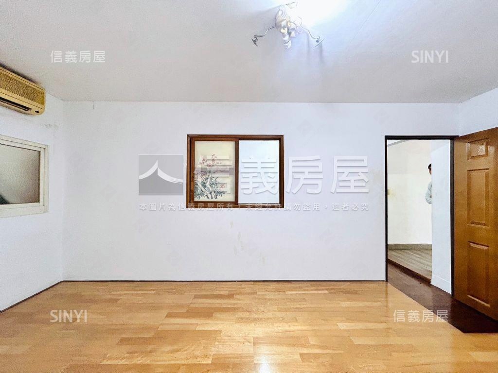 近ＬａＬａｐｏｒｔ大透天房屋室內格局與周邊環境