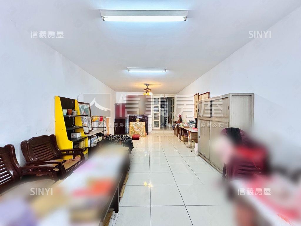 近ＬａＬａｐｏｒｔ大透天房屋室內格局與周邊環境