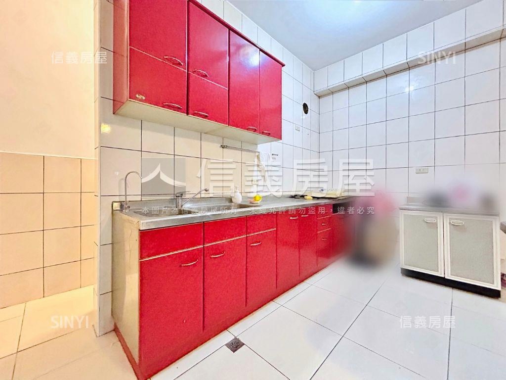 近ＬａＬａｐｏｒｔ大透天房屋室內格局與周邊環境