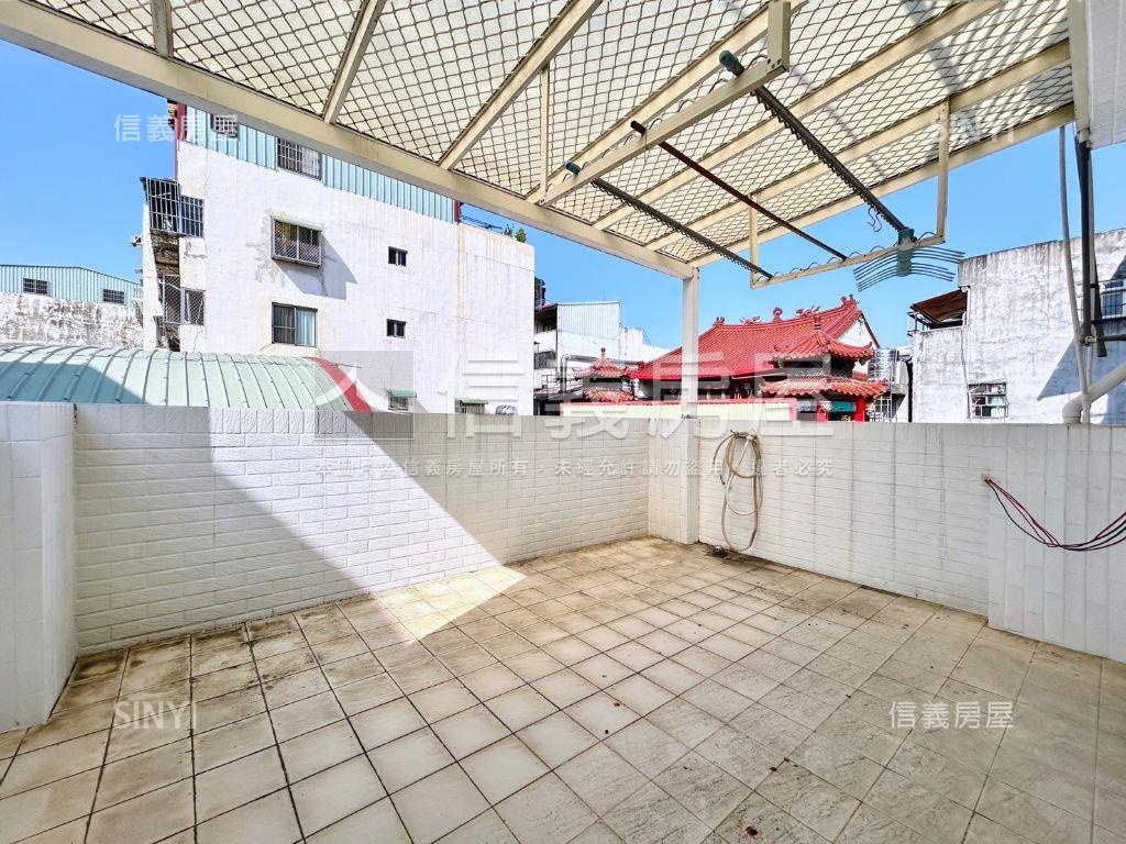 近ＬａＬａｐｏｒｔ大透天房屋室內格局與周邊環境