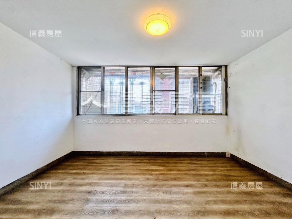 近ＬａＬａｐｏｒｔ大透天房屋室內格局與周邊環境