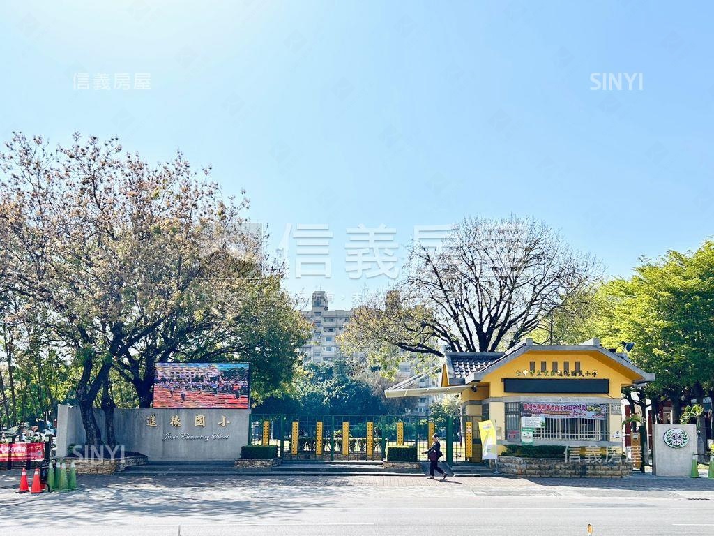 近ＬａＬａｐｏｒｔ大透天房屋室內格局與周邊環境