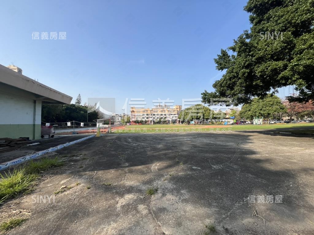 近ＬａＬａｐｏｒｔ大透天房屋室內格局與周邊環境