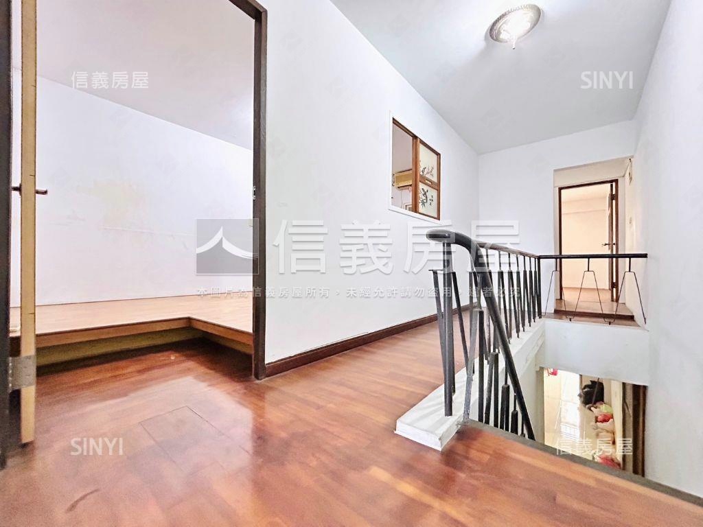 近ＬａＬａｐｏｒｔ大透天房屋室內格局與周邊環境