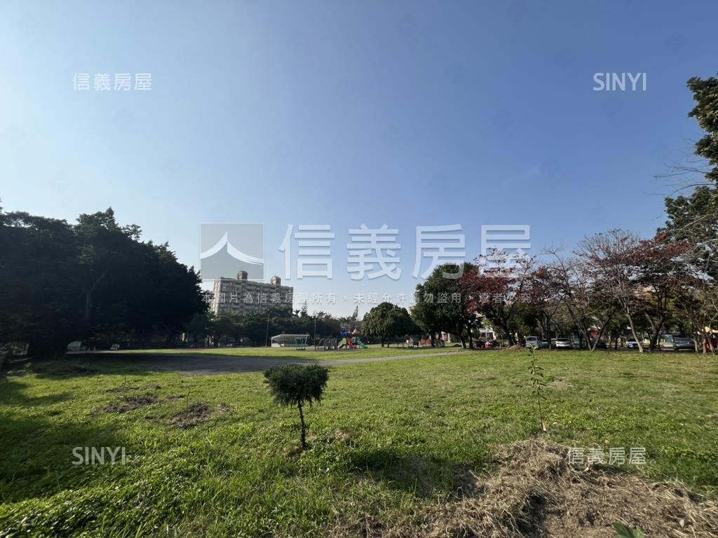 近ＬａＬａｐｏｒｔ大透天房屋室內格局與周邊環境