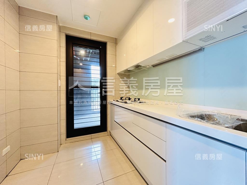 大河仰望全新河景高樓房屋室內格局與周邊環境