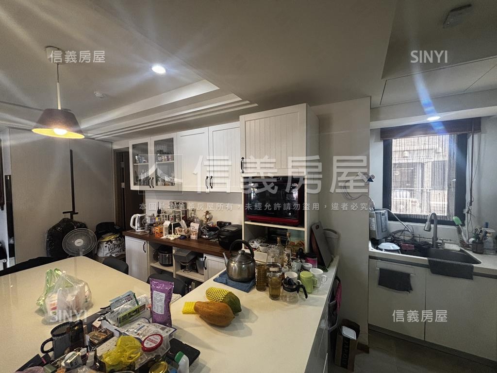 昇陽明四房雙車位房屋室內格局與周邊環境