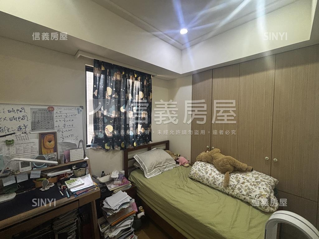 昇陽明四房雙車位房屋室內格局與周邊環境