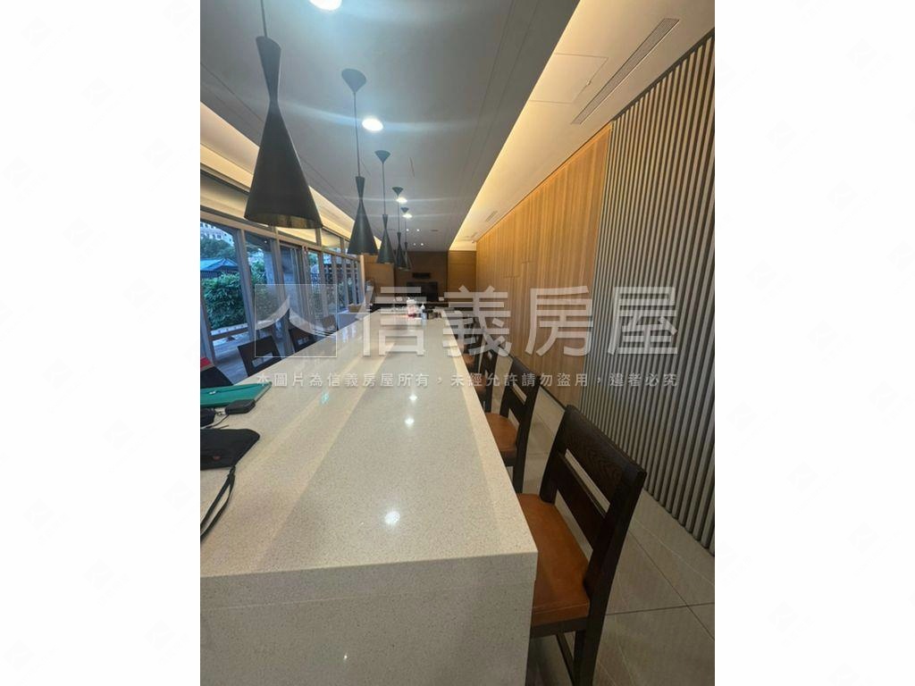 昇陽明四房雙車位房屋室內格局與周邊環境