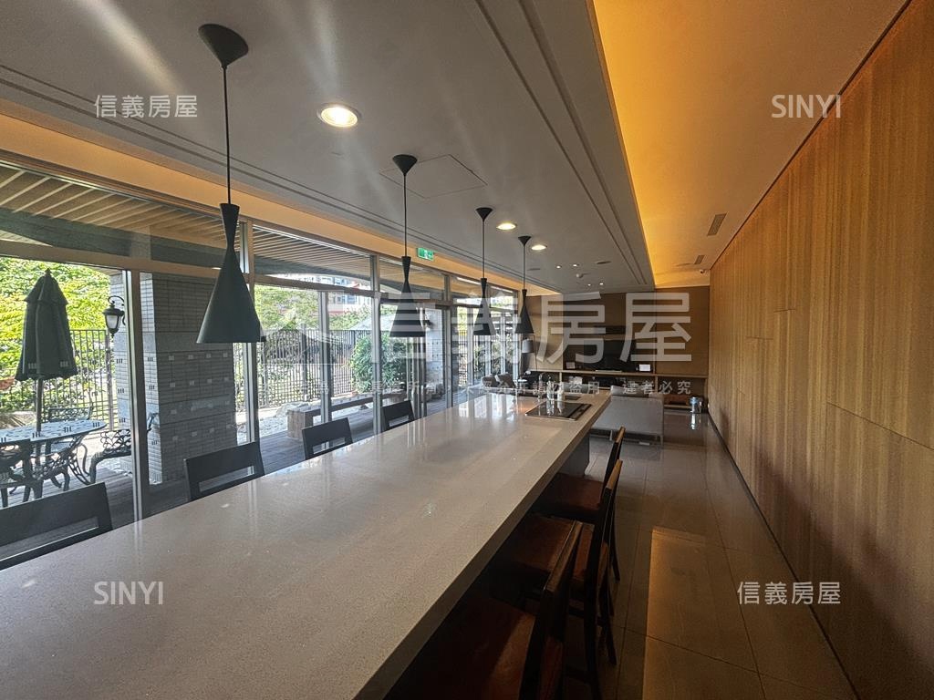 昇陽明四房雙車位房屋室內格局與周邊環境