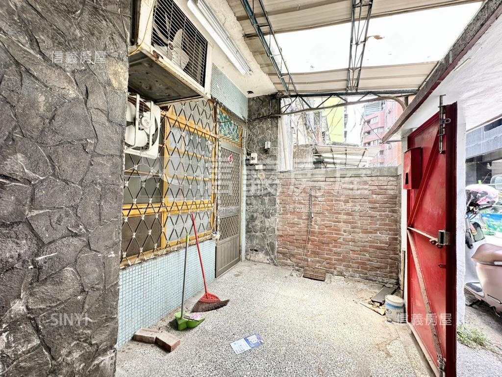 低總價邊間豪大庭院透天房屋室內格局與周邊環境