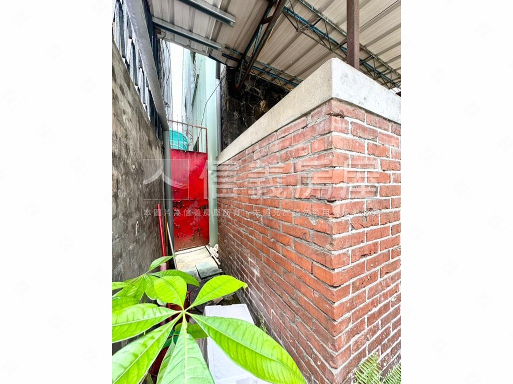 低總價邊間豪大庭院透天房屋室內格局與周邊環境