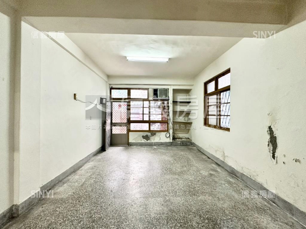 低總價邊間豪大庭院透天房屋室內格局與周邊環境