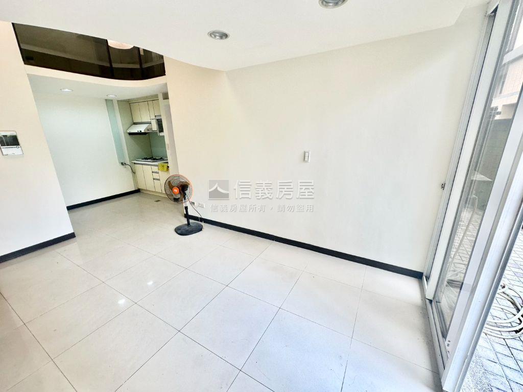 悠雅庭院景觀兩房車房屋室內格局與周邊環境