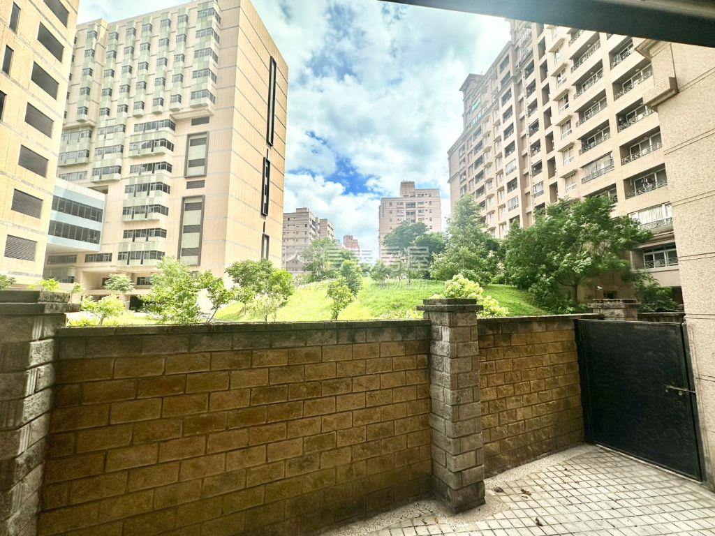 悠雅庭院景觀兩房車房屋室內格局與周邊環境