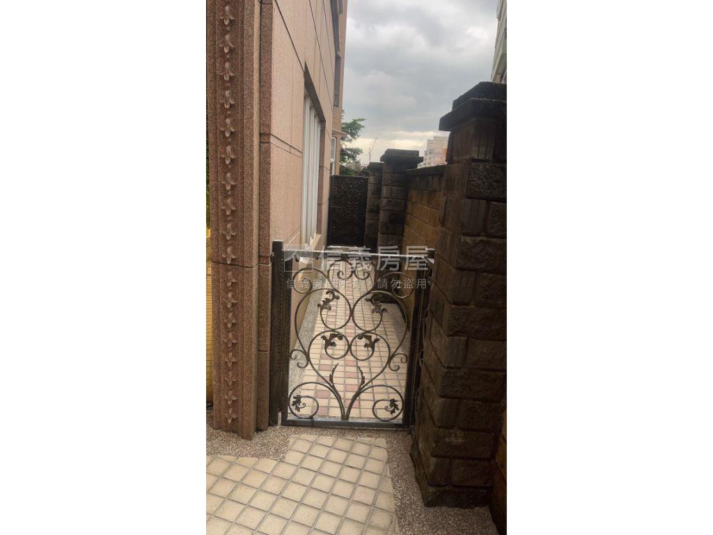 悠雅庭院景觀兩房車房屋室內格局與周邊環境