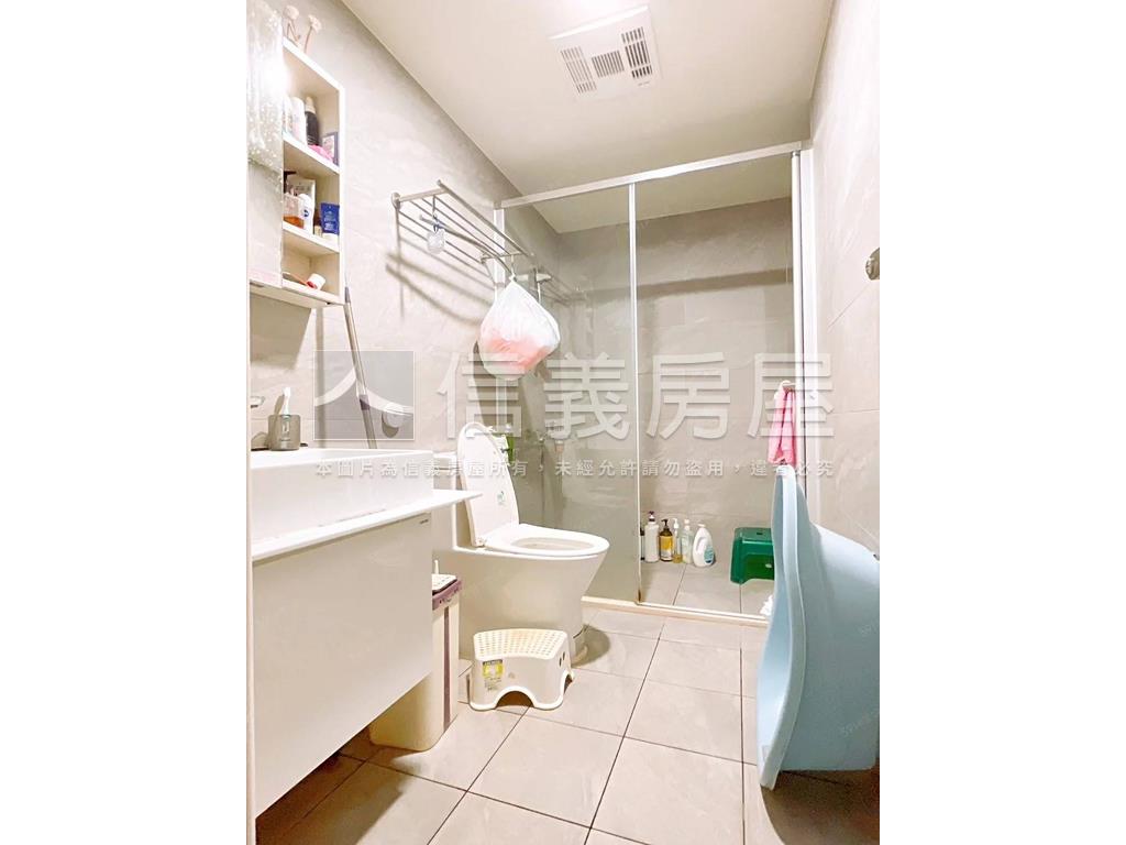 沙鹿近未來捷運★兩房平車房屋室內格局與周邊環境