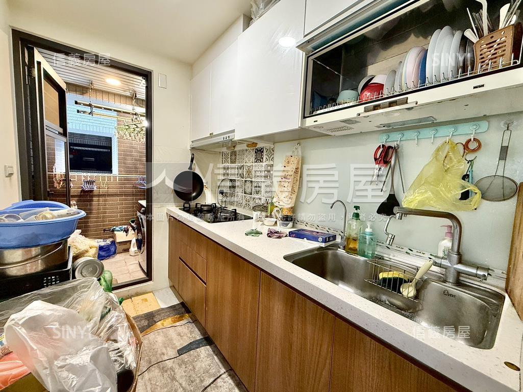 沙鹿近未來捷運★兩房平車房屋室內格局與周邊環境