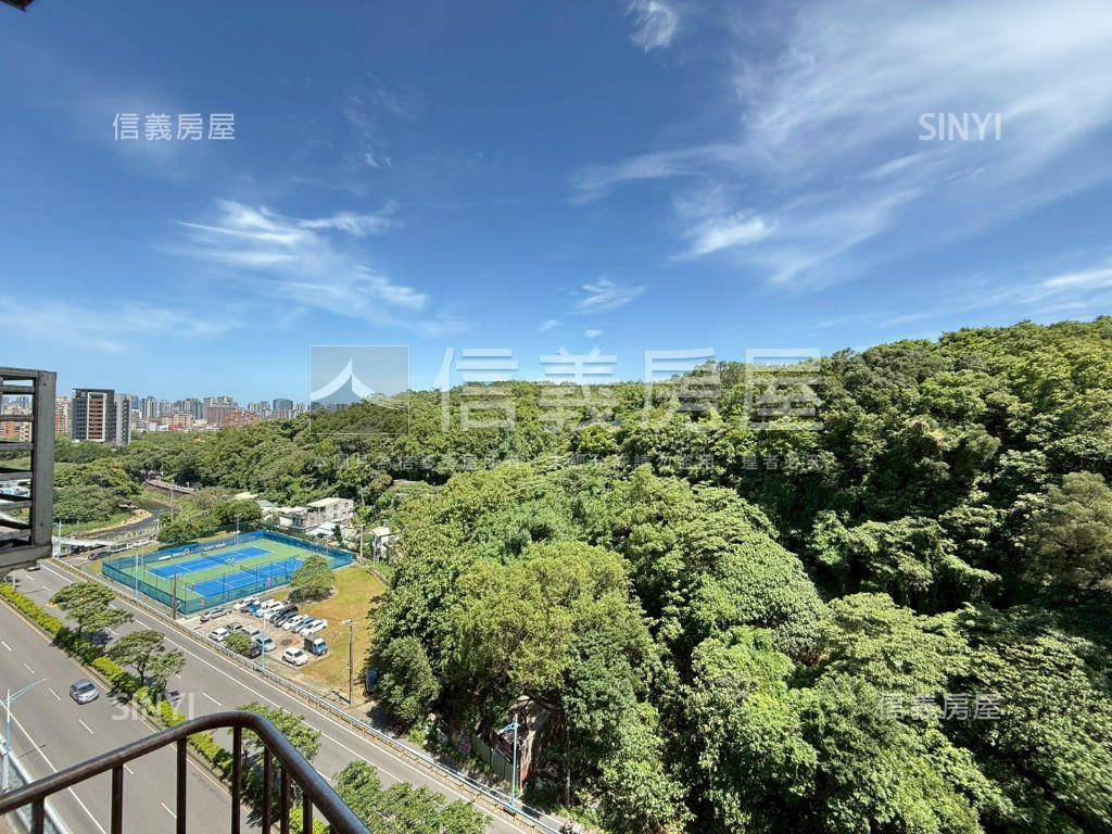 清幽山景大四房車位房屋室內格局與周邊環境