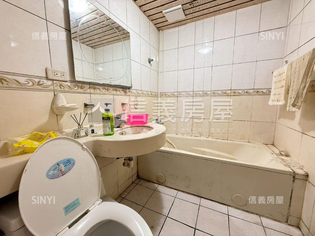 清幽山景大四房車位房屋室內格局與周邊環境