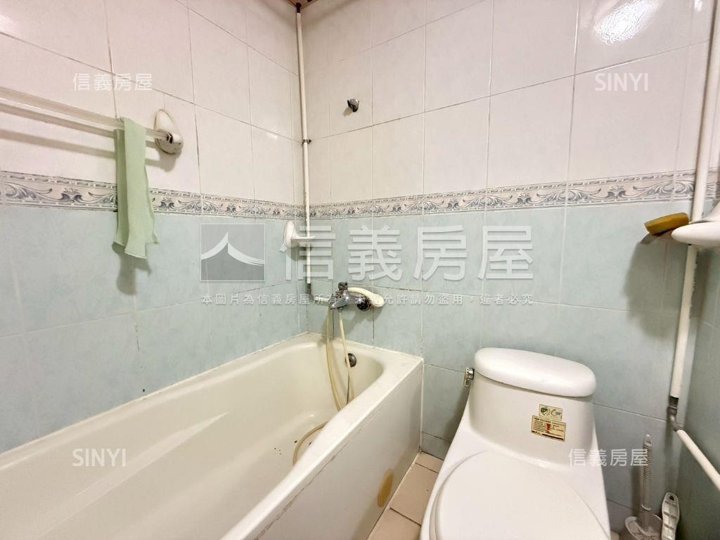 清幽山景大四房車位房屋室內格局與周邊環境