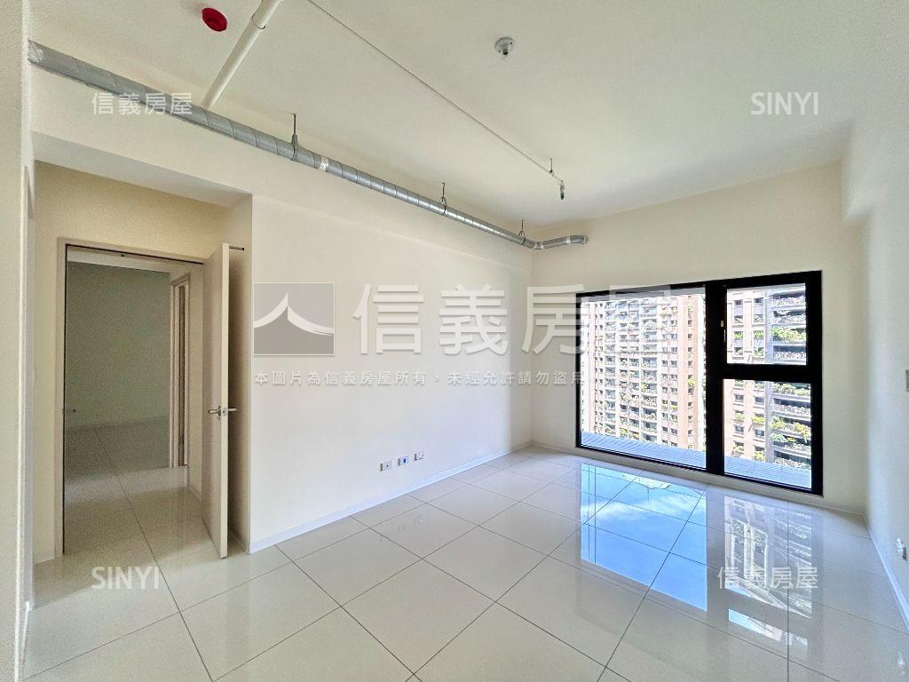 市政１號院高樓三房平車讚房屋室內格局與周邊環境