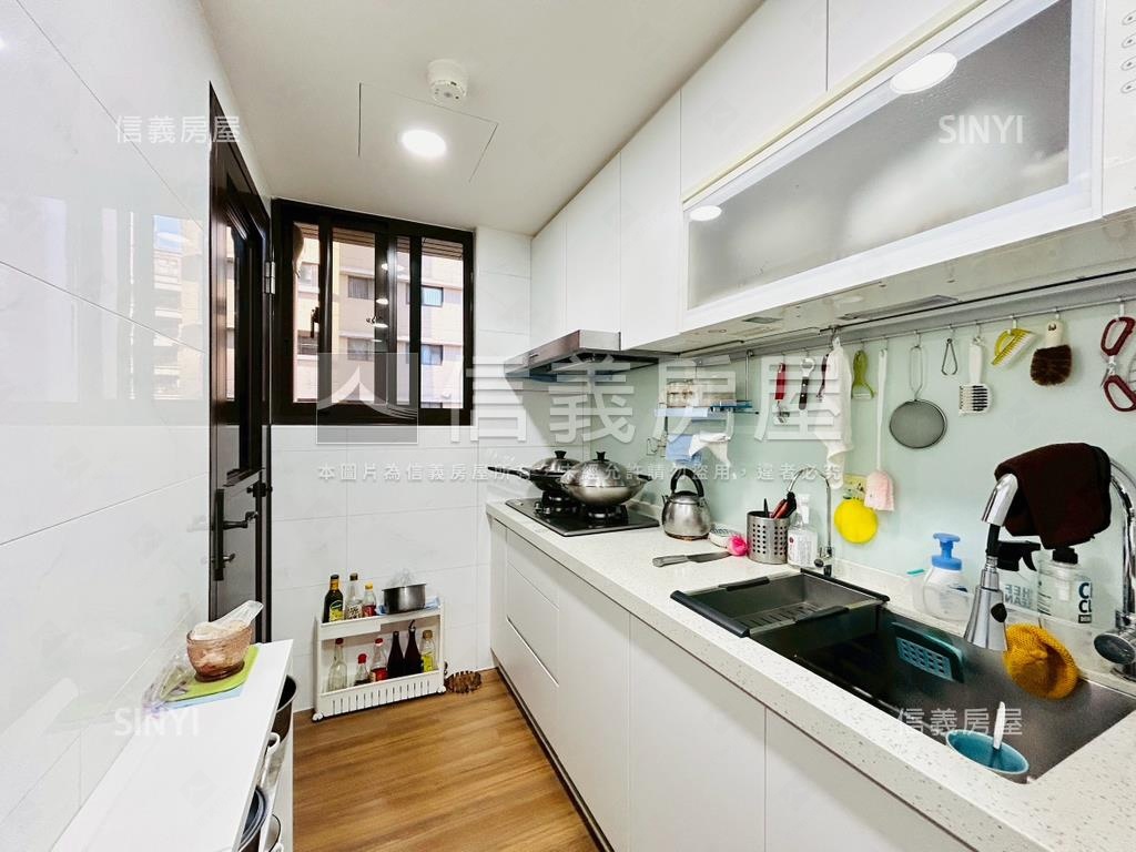 淡水輕時代●稀有兩房釋出房屋室內格局與周邊環境