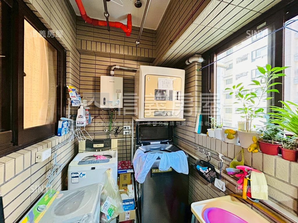 淡水輕時代●稀有兩房釋出房屋室內格局與周邊環境