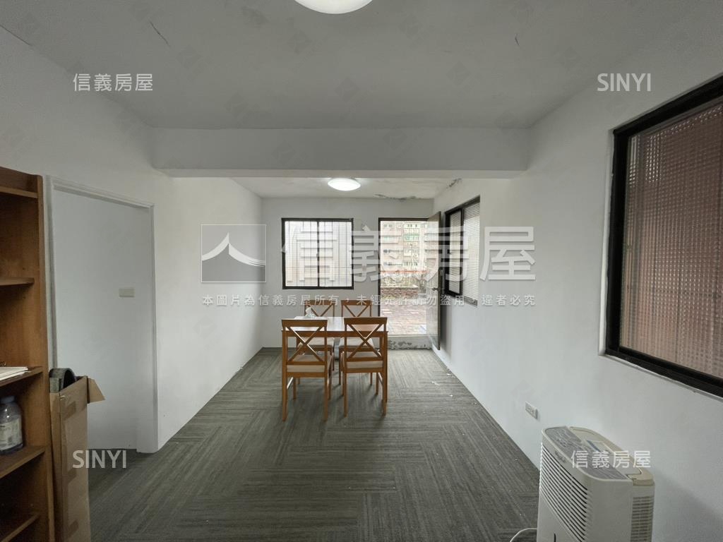 初二後可看三房有頂加車位房屋室內格局與周邊環境