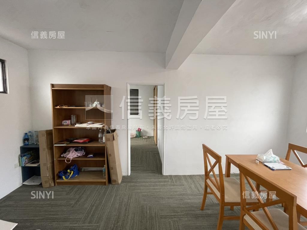 初二後可看三房有頂加車位房屋室內格局與周邊環境