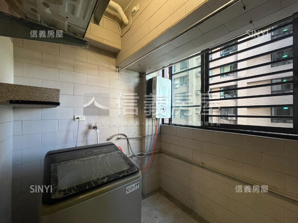 左營微風京品邊間２房車位房屋室內格局與周邊環境