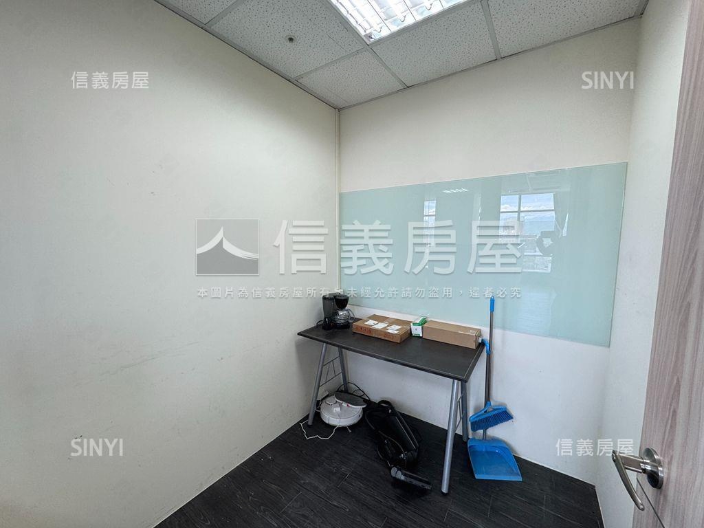 愛因斯坦辦公室釋有釋出房屋室內格局與周邊環境