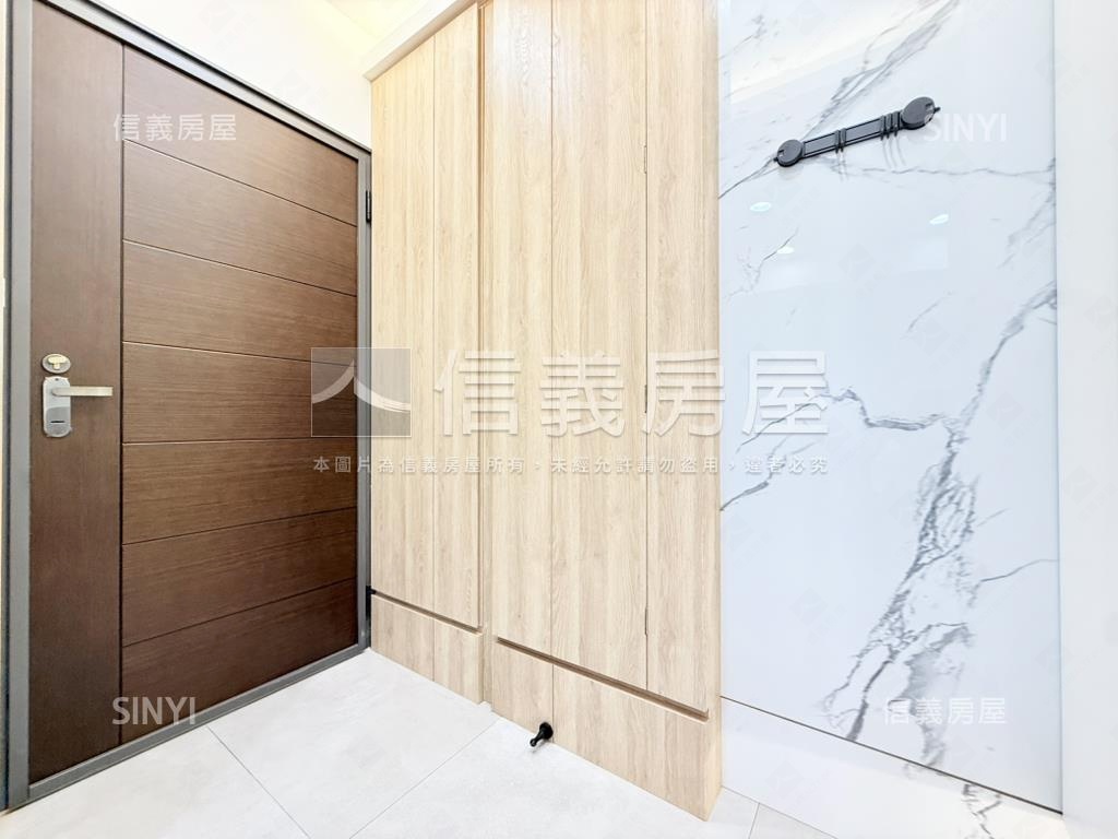 保泰逸居精美稀有四房平車房屋室內格局與周邊環境