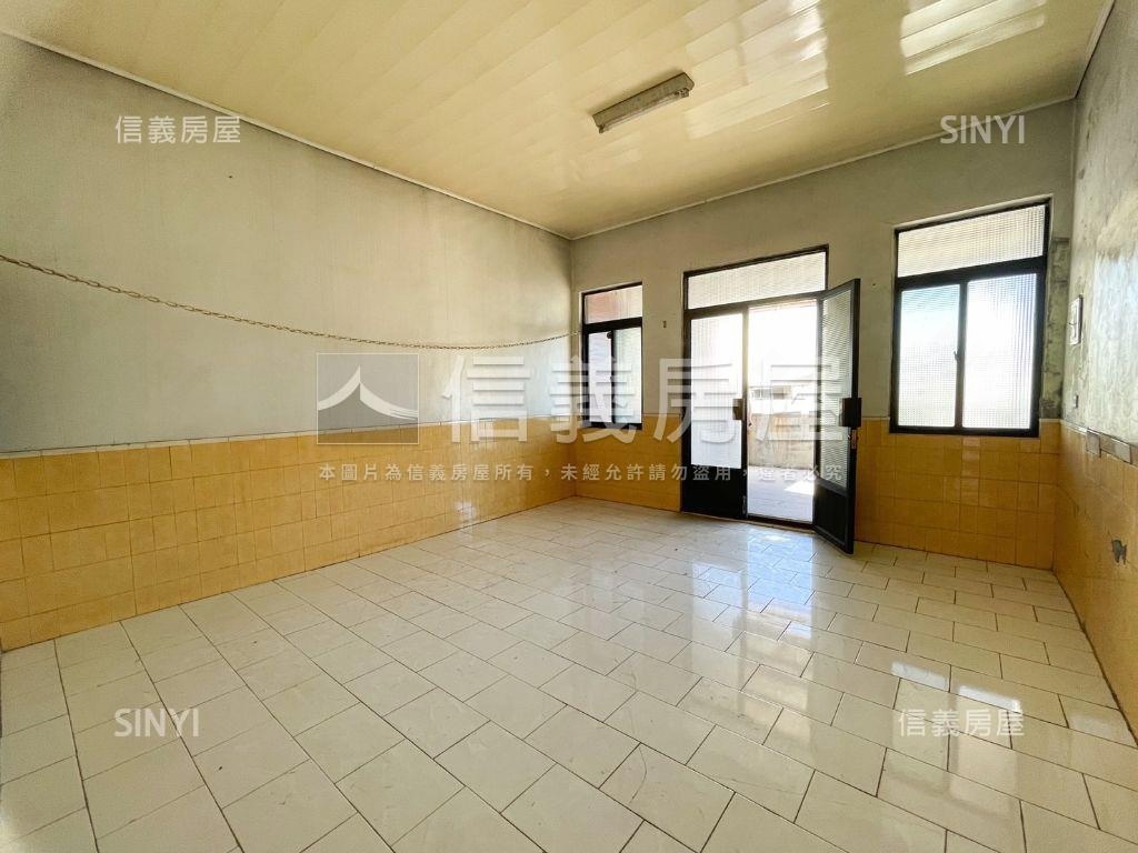 鳳山正路稀有透天店面房屋室內格局與周邊環境