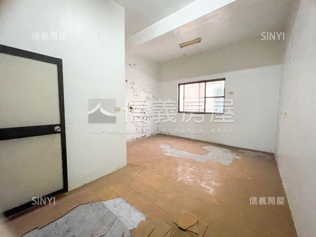 鳳山正路稀有透天店面房屋室內格局與周邊環境