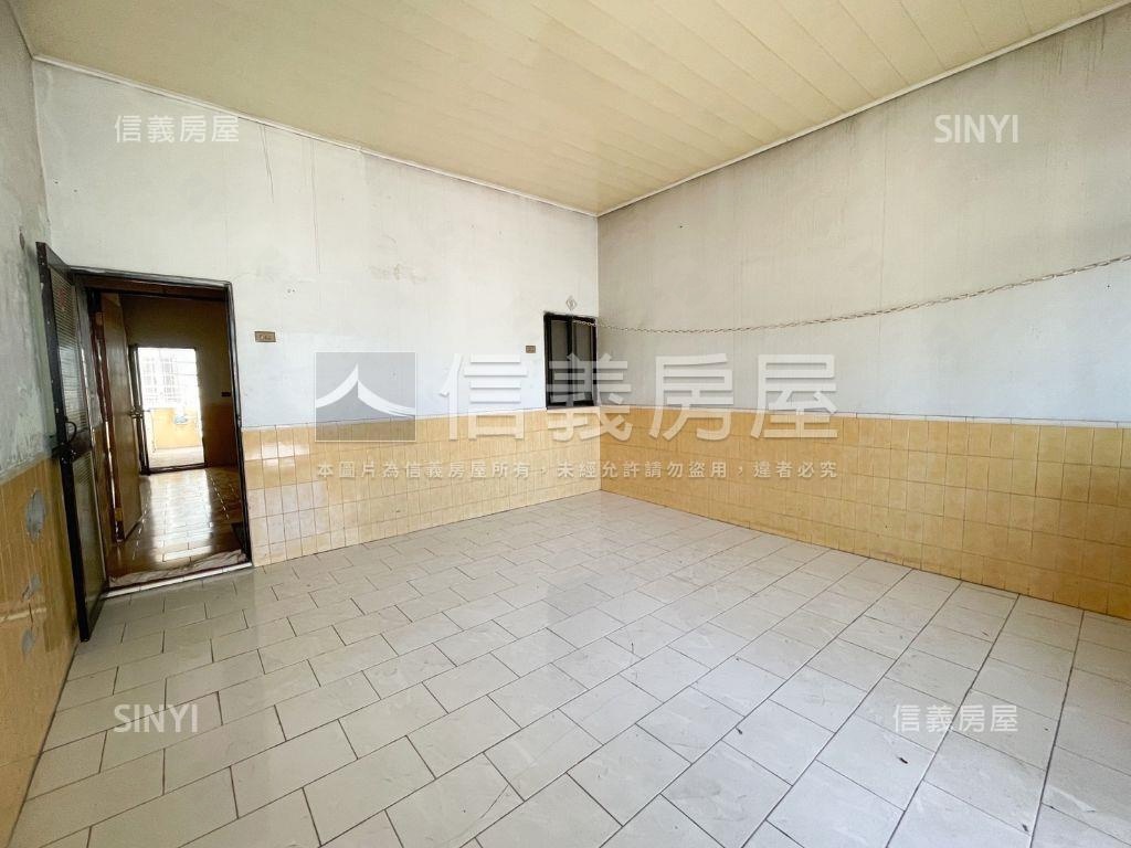 鳳山正路稀有透天店面房屋室內格局與周邊環境