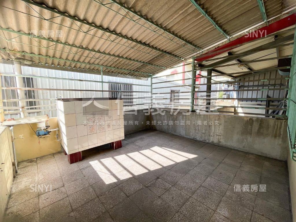 鳳山正路稀有透天店面房屋室內格局與周邊環境
