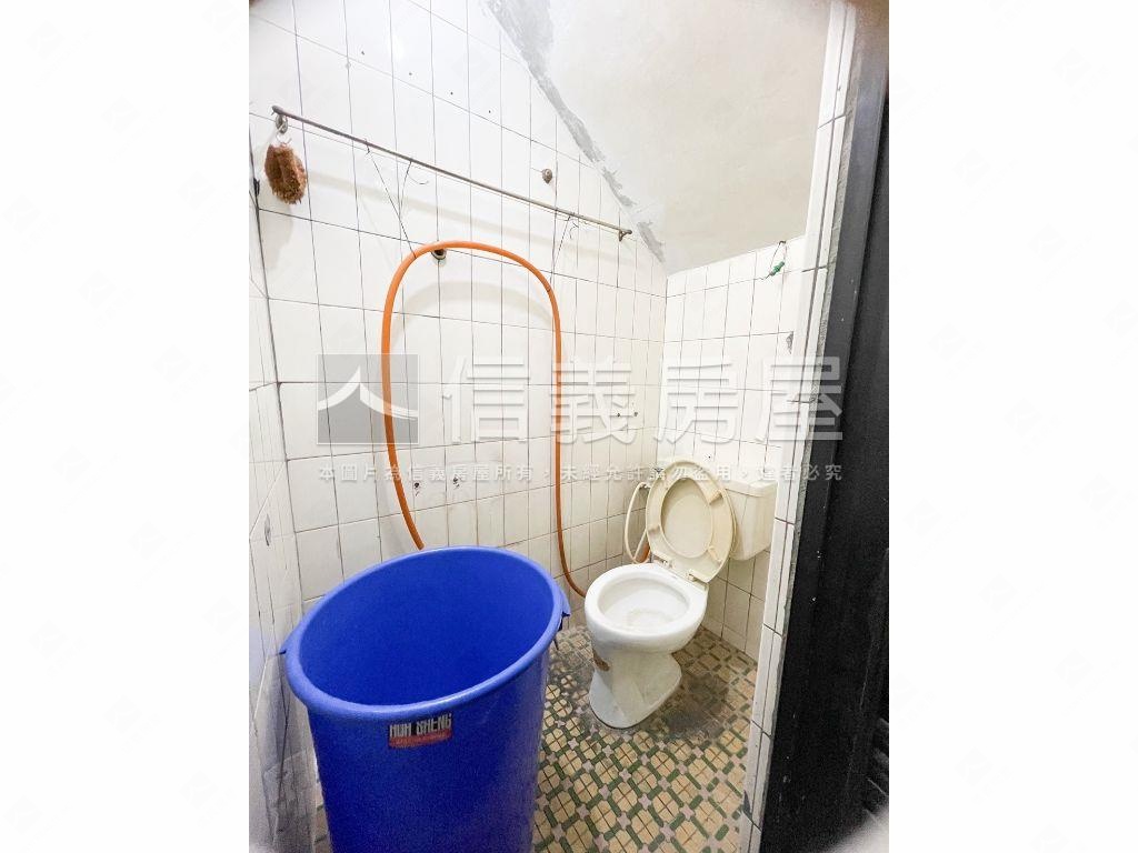鳳山正路稀有透天店面房屋室內格局與周邊環境