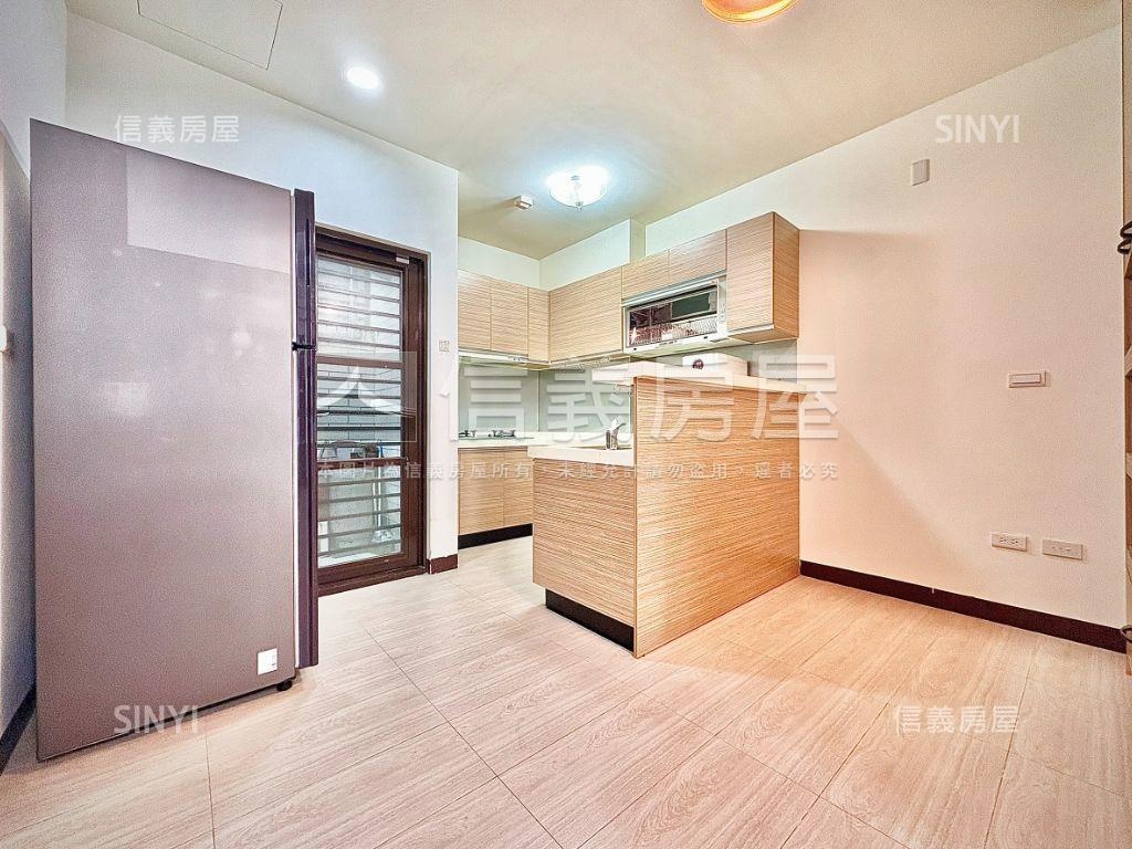 南科｜邊間質感雙車別墅房屋室內格局與周邊環境